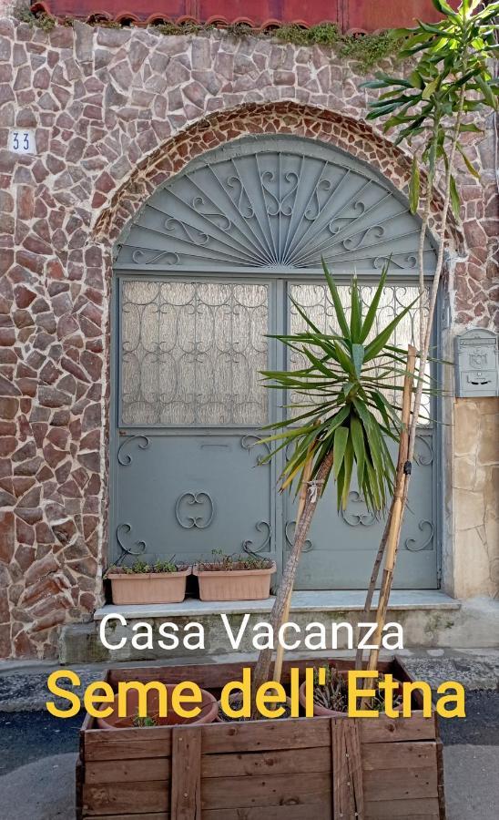 Seme Dell' Etna Villa คาตาเนีย ภายนอก รูปภาพ